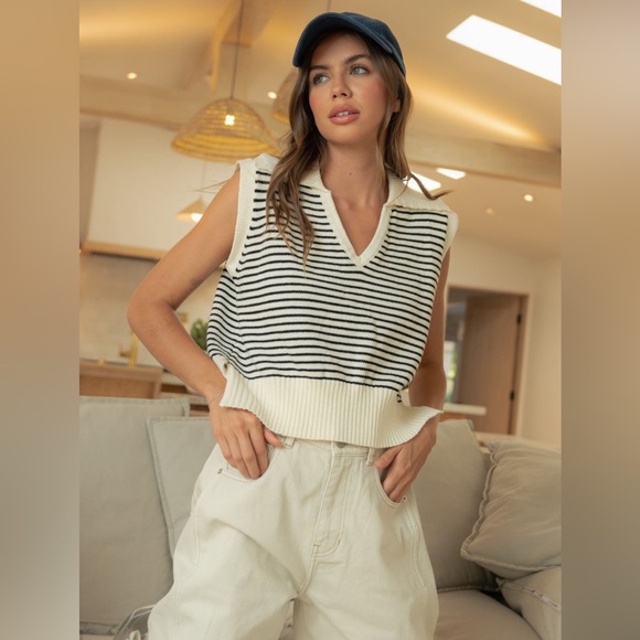 V-NECK STRIPE COLLARED KNIT TOP - Picture 4 of 6